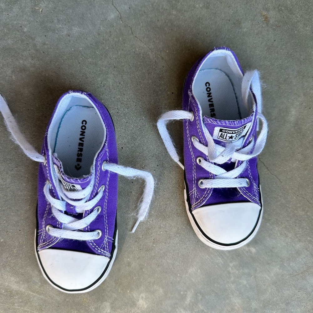 Converse Kids Purple Sneakers size 10 pre owned - Picture 4 of 13